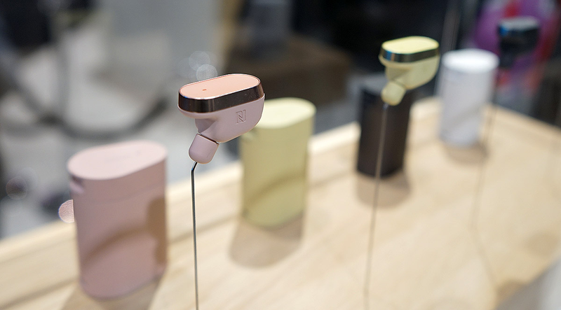 Illustration for article titled Xperia Ear es un auricular bluetooth con inteligencia artificial, como en Her
